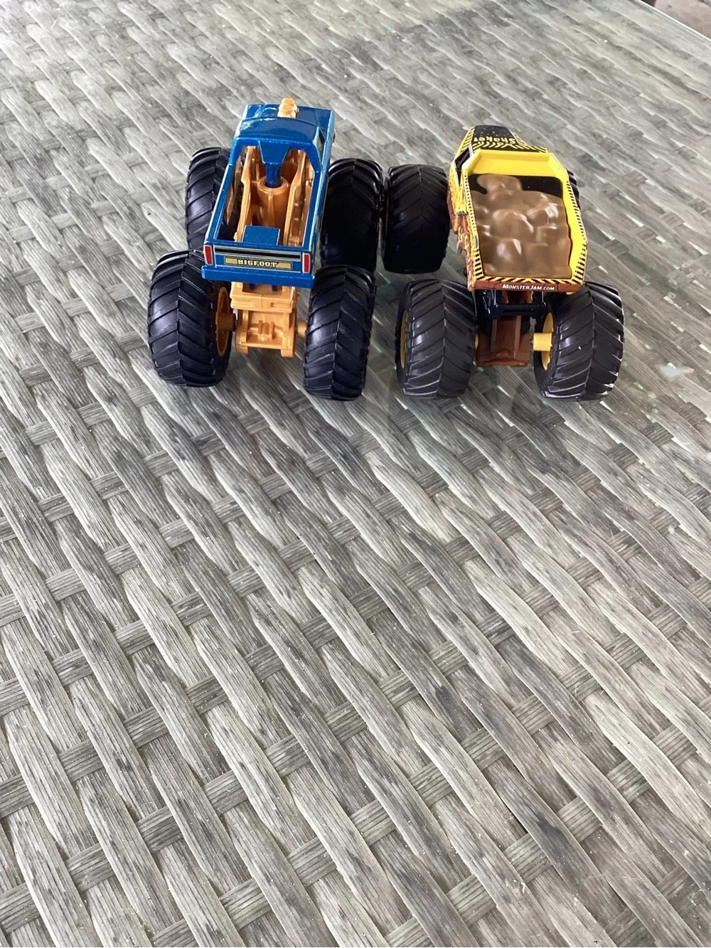 Monster Jam Big Foot And Earth Shaker EUC
